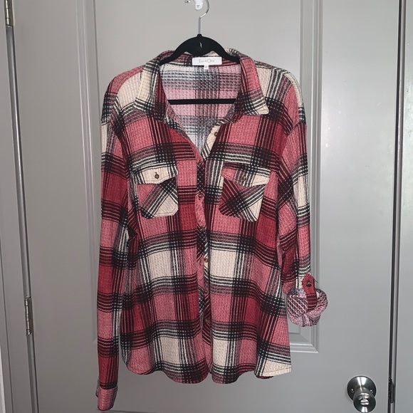Eden & Olivia Tops - Plaid button up shirt